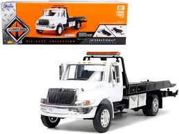 Auto International  Flatbed Tow Truck  Glossy White 1:24 Jada Toys JT-34040